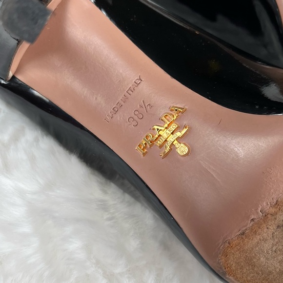 Prada black patent leather pointed toe kitten heels pumps Size 38.5/8.5 - Picture 8 of 11